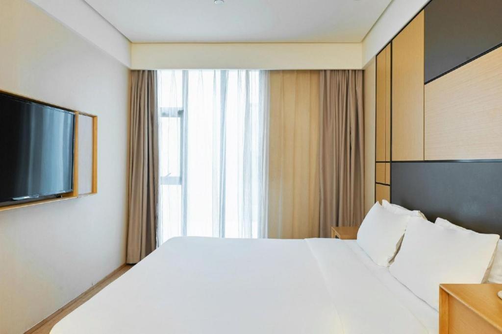 Ji Hotel Shanghai Hongqiao Yan'An XI Road מראה חיצוני תמונה