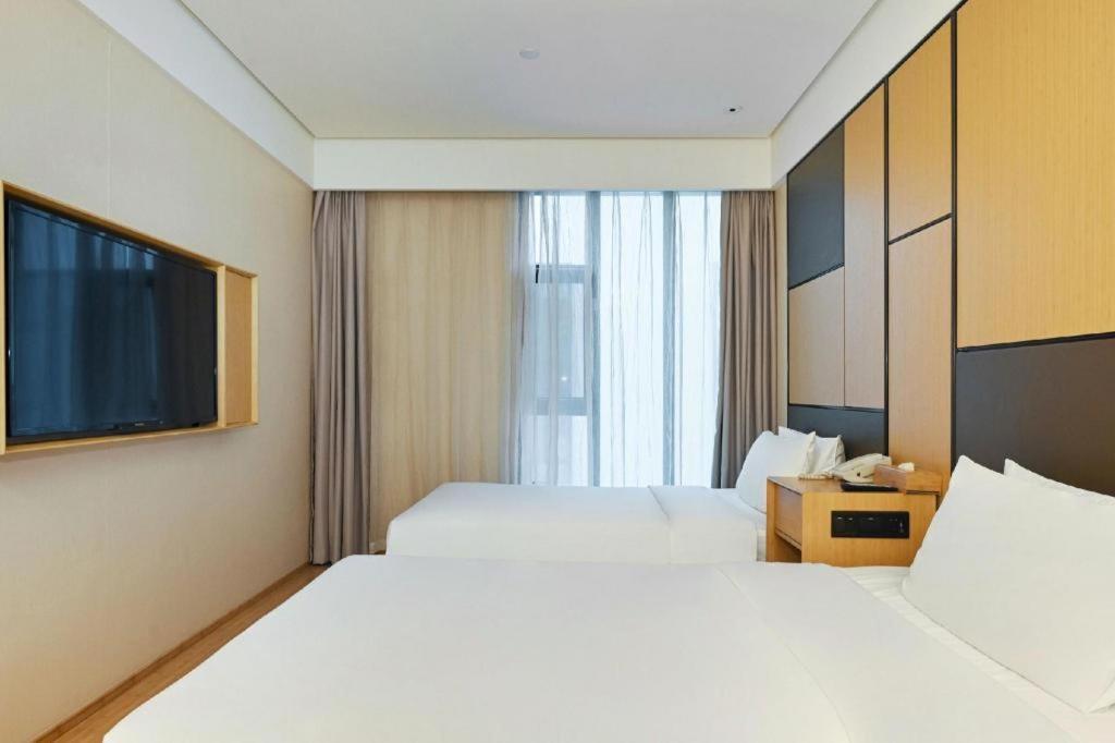 Ji Hotel Shanghai Hongqiao Yan'An XI Road מראה חיצוני תמונה