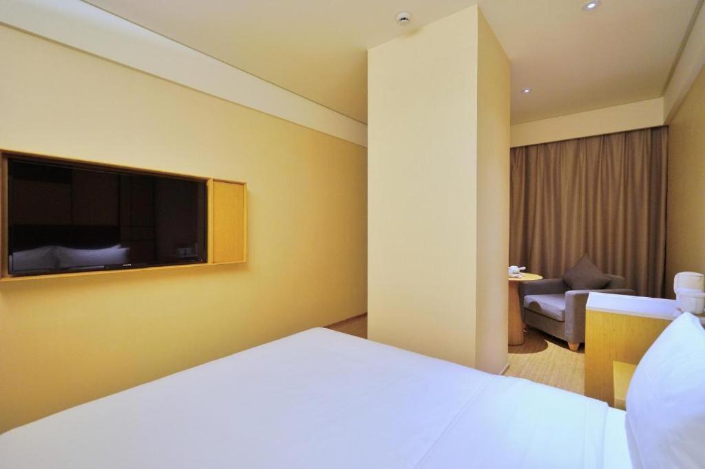 Ji Hotel Shanghai Hongqiao Yan'An XI Road מראה חיצוני תמונה