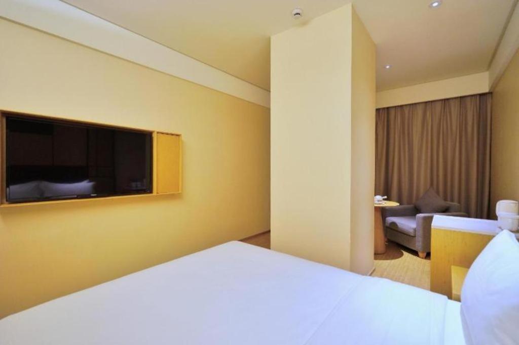 Ji Hotel Shanghai Hongqiao Yan'An XI Road מראה חיצוני תמונה
