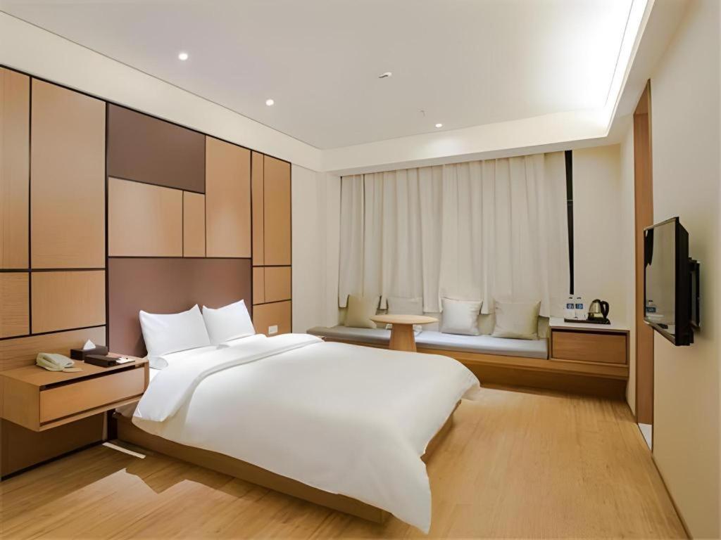 Ji Hotel Shanghai Hongqiao Yan'An XI Road מראה חיצוני תמונה
