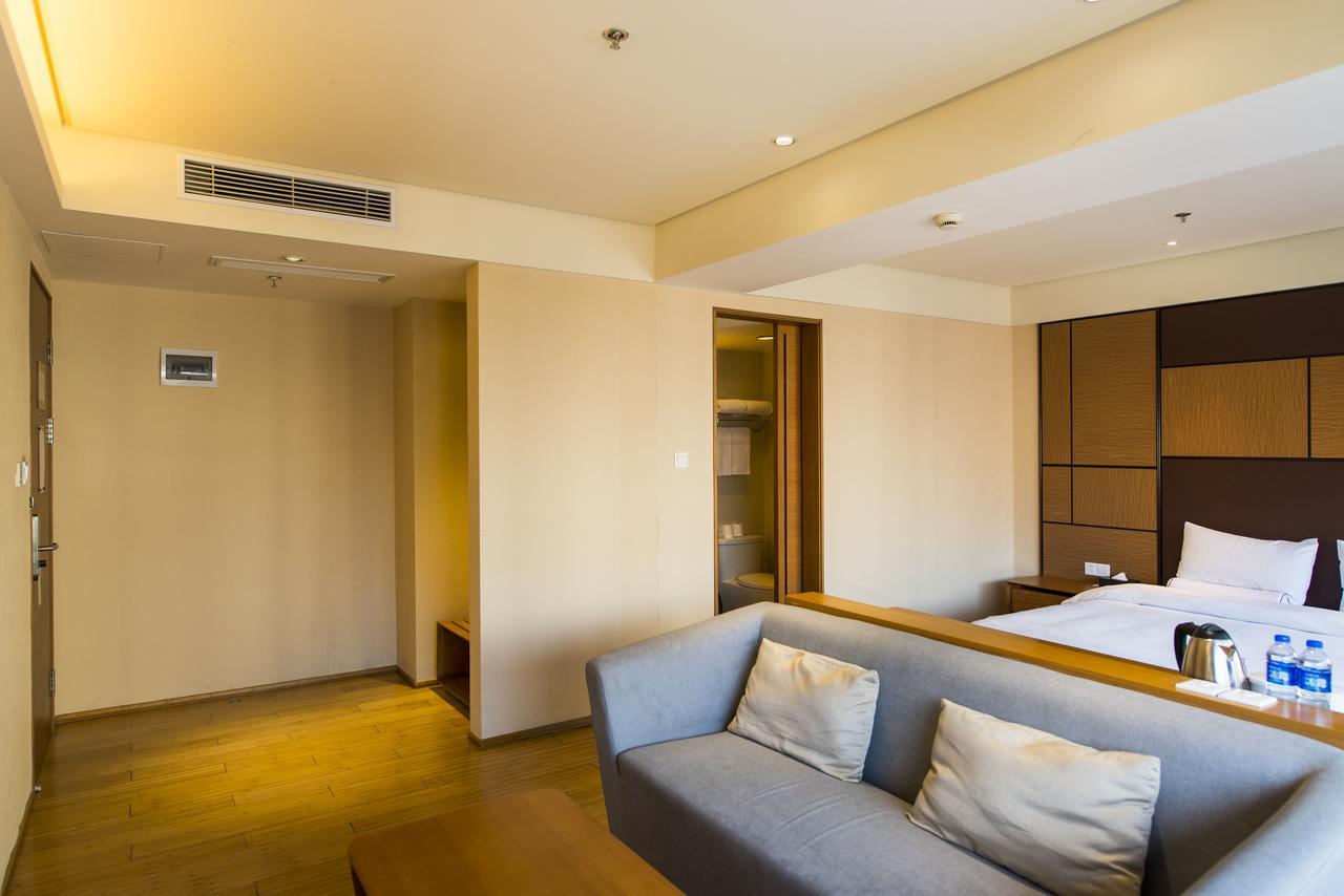 Ji Hotel Shanghai Hongqiao Yan'An XI Road מראה חיצוני תמונה