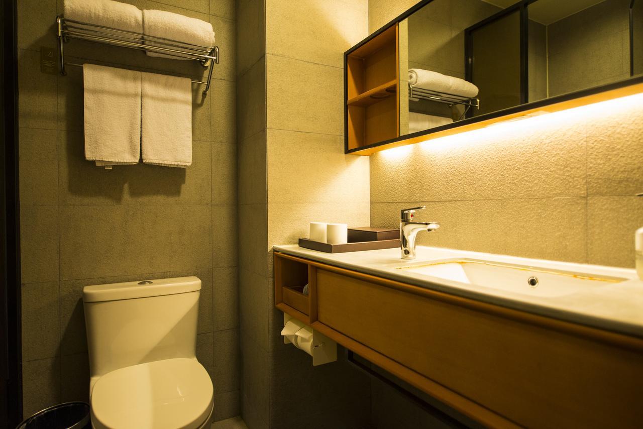 Ji Hotel Shanghai Hongqiao Yan'An XI Road מראה חיצוני תמונה